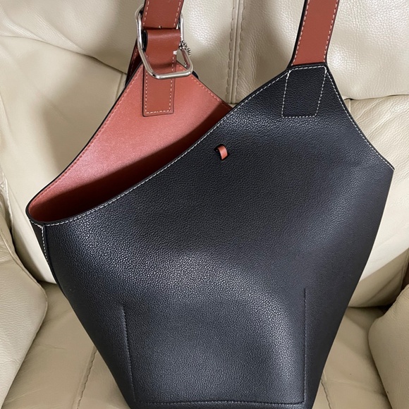 MDBM Black Leather Bucket tote bag and matching pouch - Picture 11 of 11